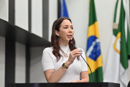 Vídeo - 'A pergunta é como um homem tem coragem e não culpar a vítima', diz vereadora