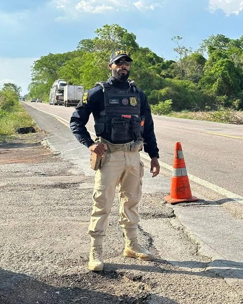 Caminhão carregado tomba na BR-070 entre Barra do Garças e Primavera do Leste