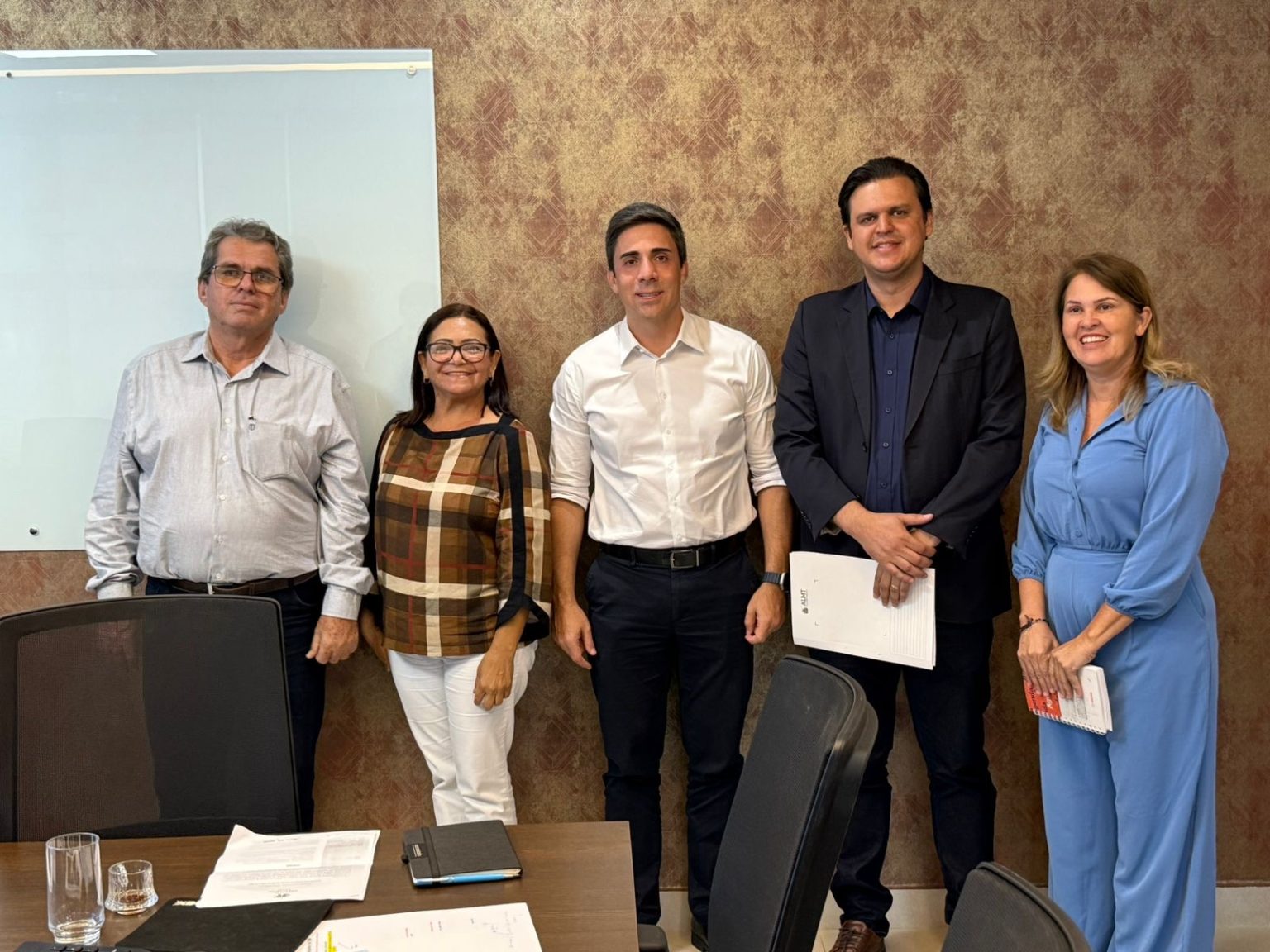 Deputado Thiago, prefeito Marcos e vereadora Luzia apresentam cobranças e garantem avanços para a educação de Paranatinga