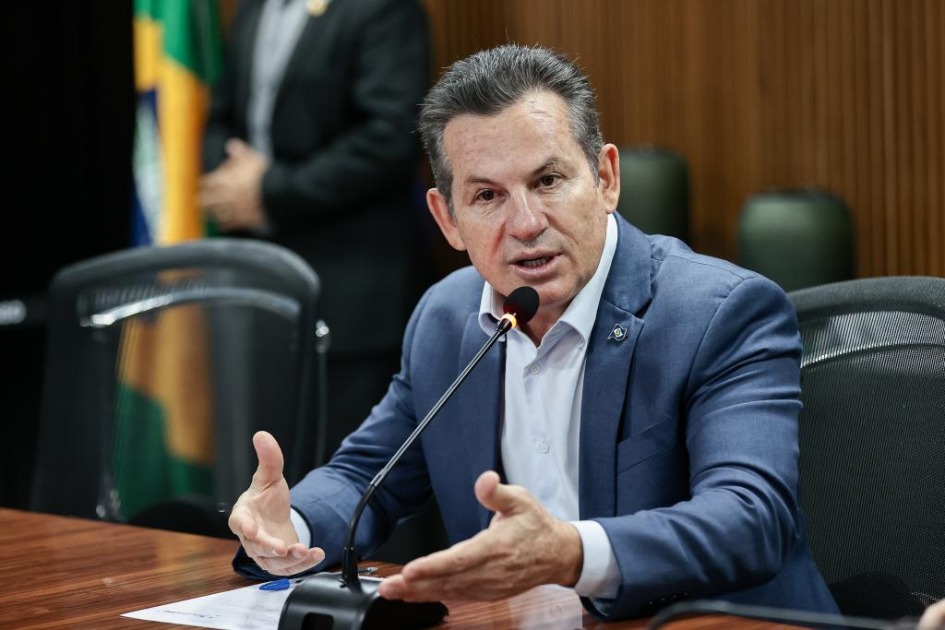 Governador Mauro Mendes anuncia pagamento do auxílio-fardamento aos policiais e bombeiros