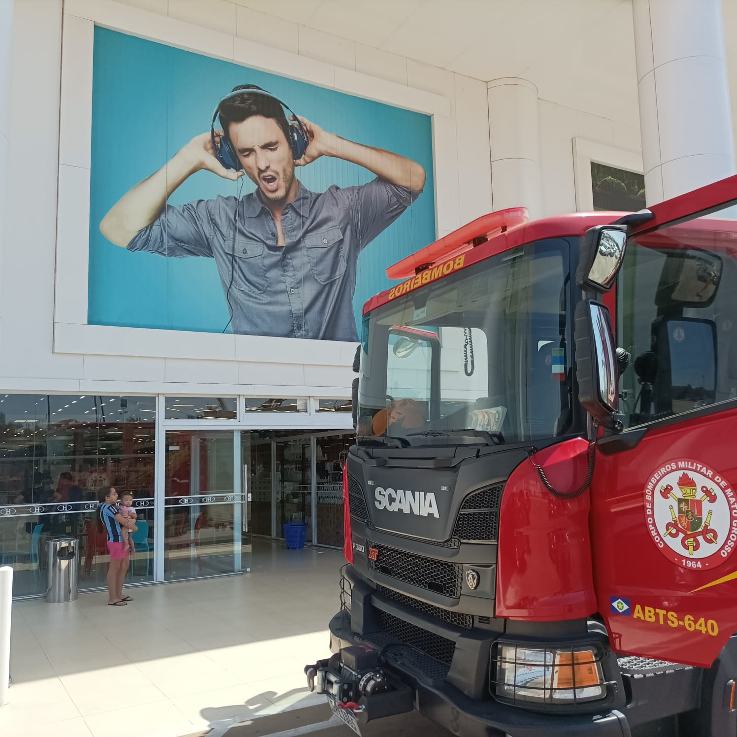 Princípio de incêndio em cafeteria dentro da Havan de Primavera do Leste mobiliza Corpo de Bombeiros
