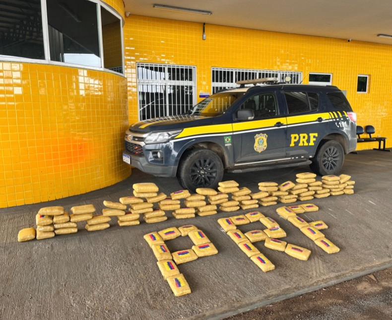 PRF apreende 100 tabletes de skunk durante fiscalização em Primavera do Leste