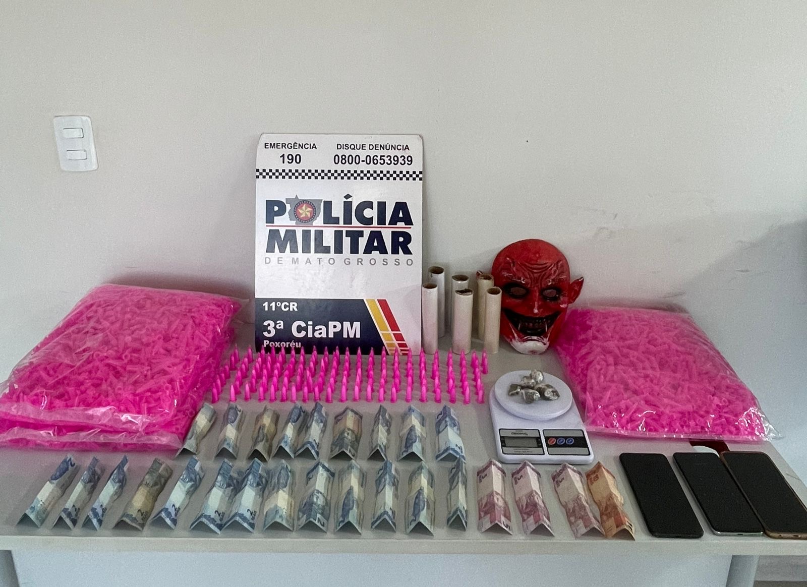 Polícia Militar apreende drogas e prende dois suspeitos por tráfico em Poxoréu