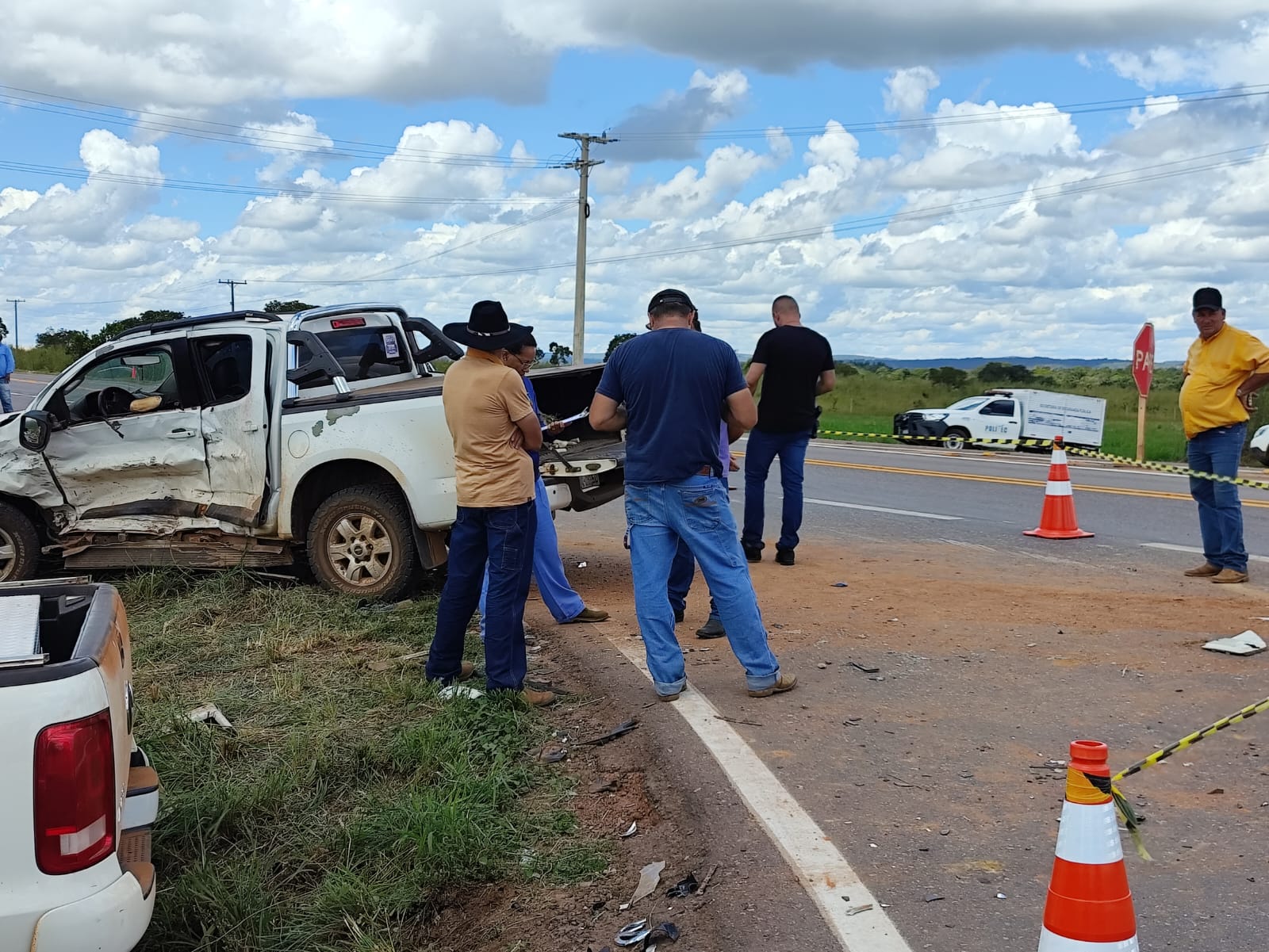 Veja fotos e vídeo – Acidente trágico entre caminhonetes tira a vida de um Idoso na MT-020, em Paranatinga